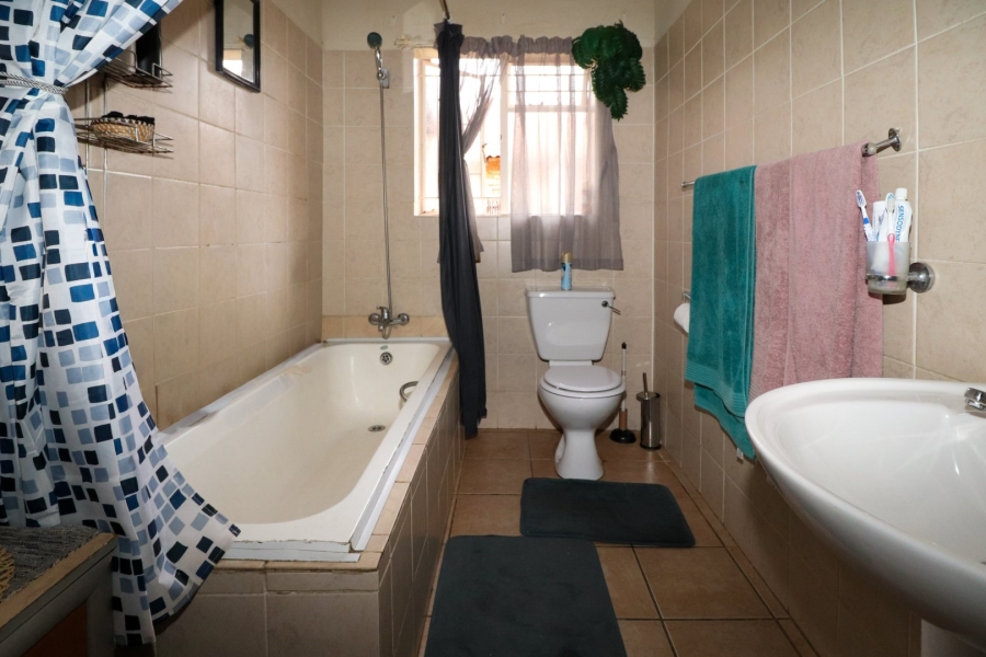 2 Bedroom Property for Sale in Meiringspark North West